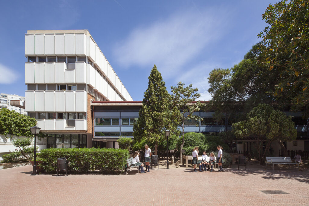 edificio del colegio guadalaviar valencia