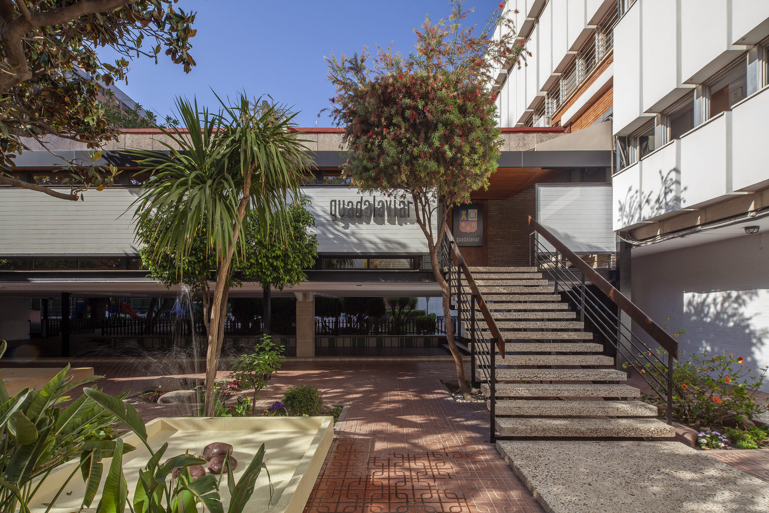 Rótulo del Colegio Guadalaviar